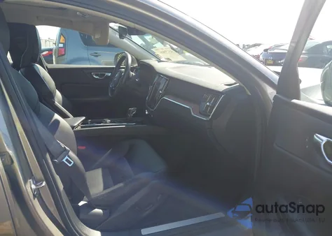 2020 Volvo S60 T5 Momentum из США, поврежденный, VIN 7JR102FK6LG045420